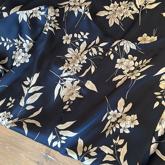 Vince Camuto Silk Dress - Picture 8 of 15